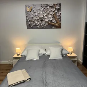 Apartament Coser Metro Onz, Warszawa